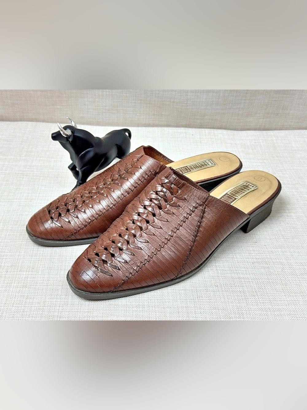 The Leather Collection brown woven leather mules